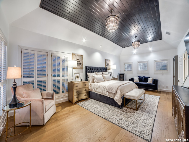 Image 21 of 40 For 4 Hendon Ln  