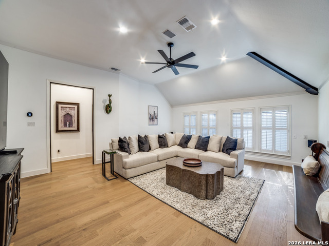 Image 27 of 40 For 4 Hendon Ln  