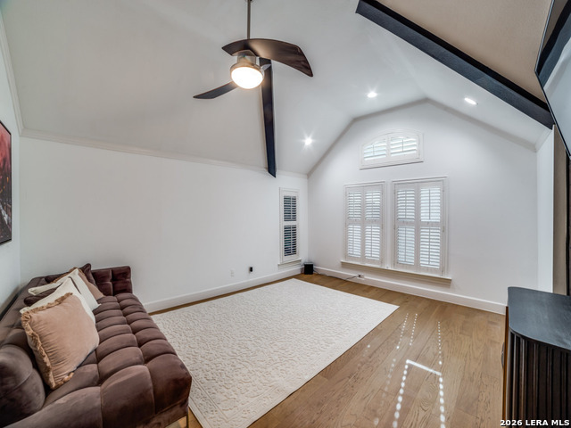 Image 28 of 40 For 4 Hendon Ln  