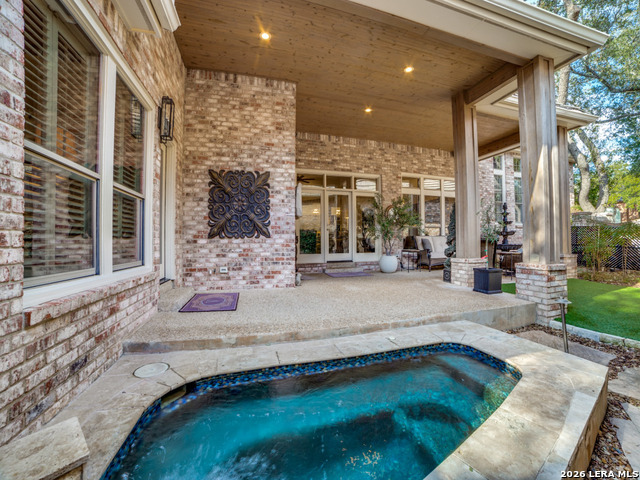 Image 32 of 40 For 4 Hendon Ln  