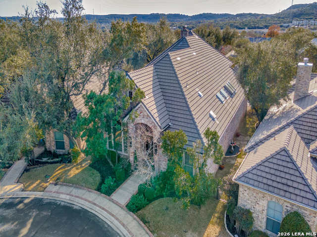 Image 36 of 40 For 4 Hendon Ln  