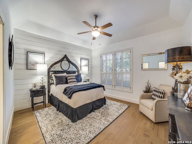 Image 7 of 40 For 4 Hendon Ln  