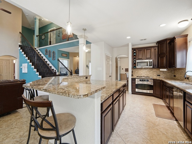 Listing photo id 9 for 11911 Lampasas Trl