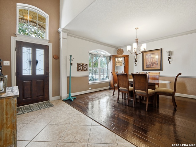 Listing photo id 2 for 11911 Lampasas Trl