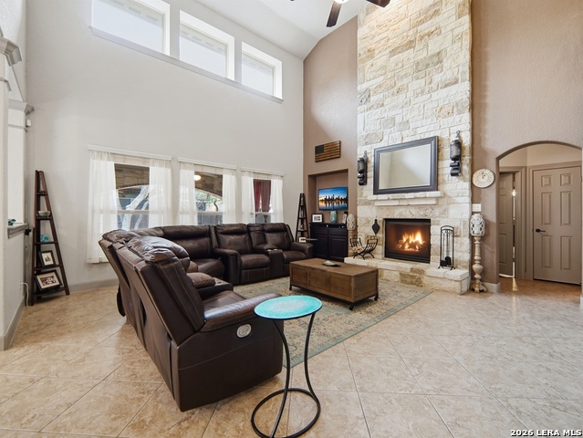 Listing photo id 5 for 11911 Lampasas Trl