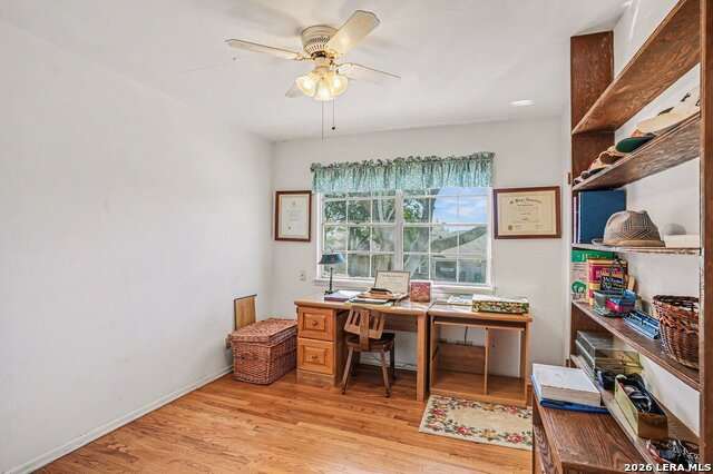 Image 25 of 30 For 207 Coronet  