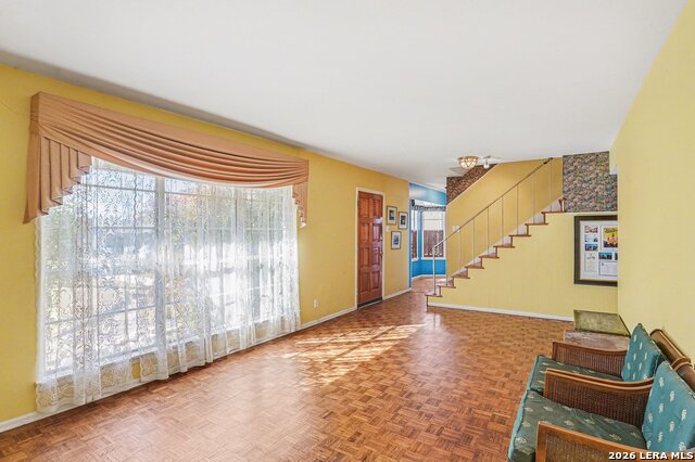 Image 4 of 30 For 207 Coronet  