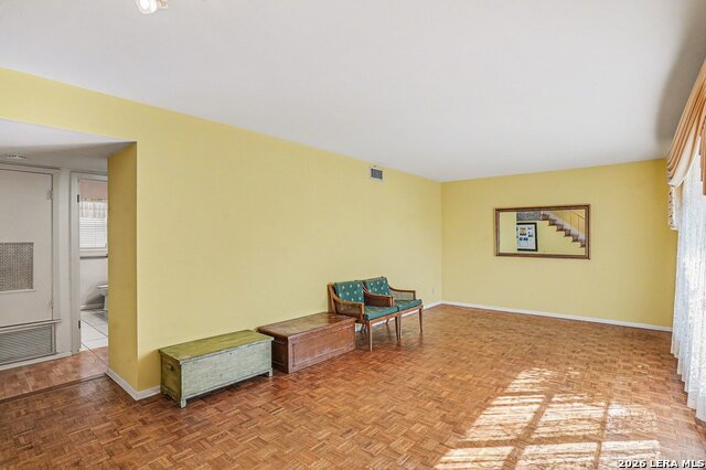 Image 5 of 30 For 207 Coronet  