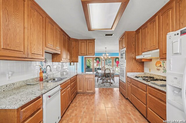 Image 7 of 30 For 207 Coronet  