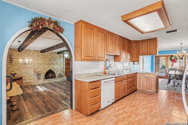 Image 8 of 30 For 207 Coronet  