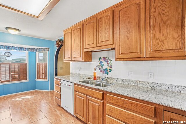 Image 9 of 30 For 207 Coronet  