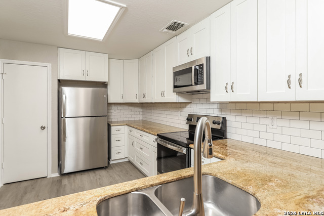 Image 9 of 15 For 6702 Highland Grass