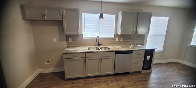 Image 2 of 47 For 144 Briar  