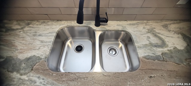 Image 3 of 47 For 144 Briar  