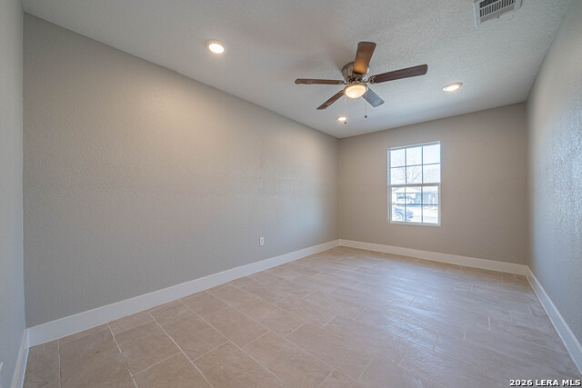 Image 13 of 34 For 7334 Glen Hart