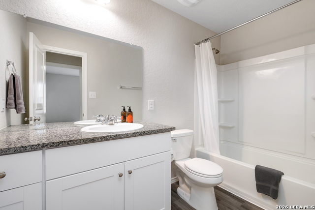 Image 19 of 25 For 31562 Acacia Vista