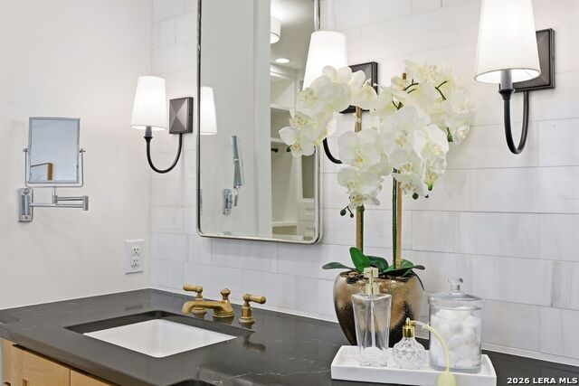 Image 22 of 43 For 807 Wade Road