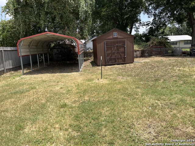 Image 16 of 19 For 2826 Christian