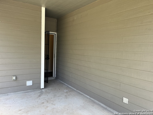 Image 18 of 19 For 2826 Christian