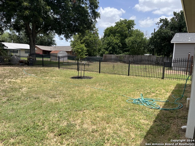 Image 19 of 19 For 2826 Christian