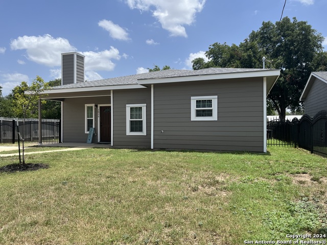 Image 4 of 19 For 2826 Christian