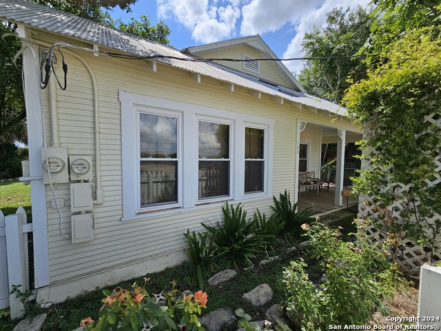 Image 2 of 19 For 106 Specht  