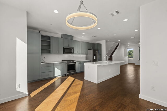 Image 18 of 49 For 102 Tendick St  Unit 602