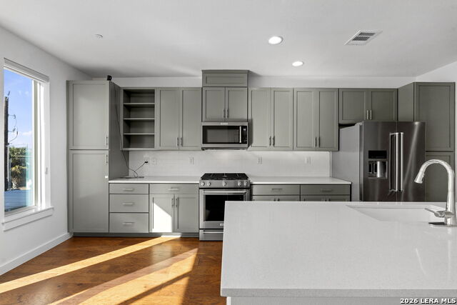 Image 19 of 49 For 102 Tendick St  Unit 602