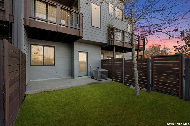 Image 5 of 49 For 102 Tendick St  Unit 602