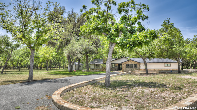 Image 21 of 89 For 727 Leakey Springs Rd.