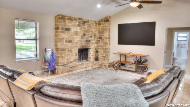 Image 44 of 89 For 727 Leakey Springs Rd.