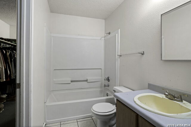 Image 19 of 25 For 6811 Barton Rock