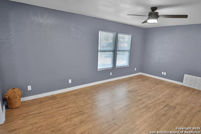 Image 15 of 39 For 4322 Waikiki