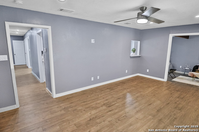 Image 18 of 39 For 4322 Waikiki