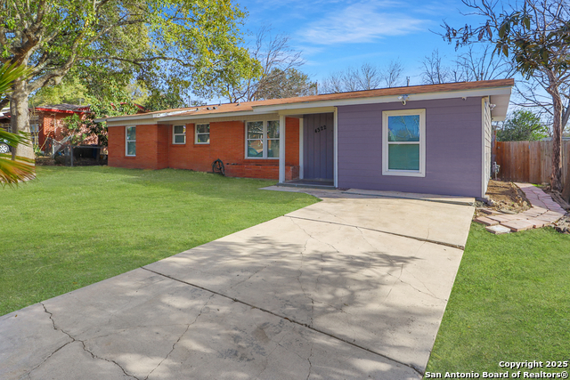 Image 2 of 39 For 4322 Waikiki