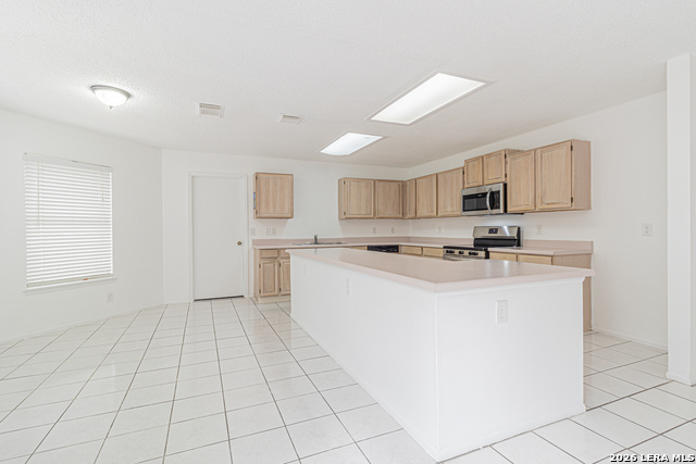 Image 13 of 52 For 11015 Kimes Park Dr