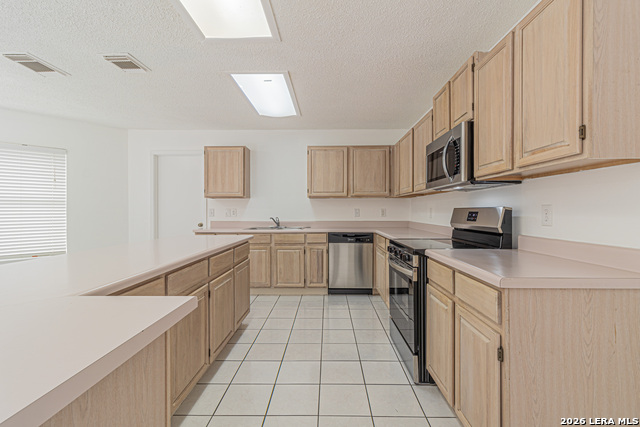 Image 15 of 52 For 11015 Kimes Park Dr