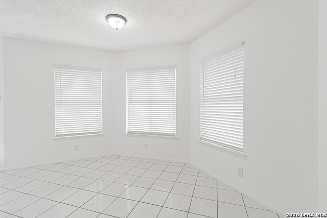 Image 19 of 52 For 11015 Kimes Park Dr