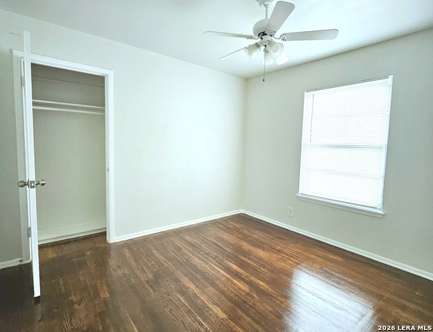 Image 15 of 28 For 4703 Chedder Dr.