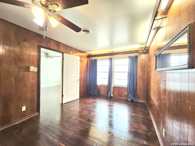 Image 20 of 28 For 4703 Chedder Dr.