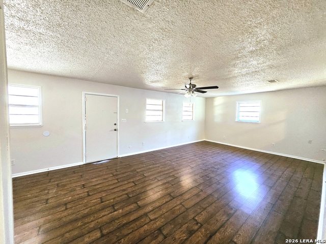 Image 22 of 28 For 4703 Chedder Dr.