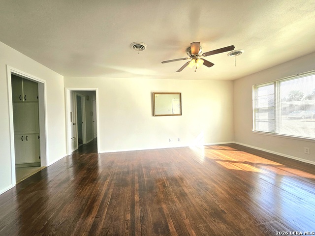 Image 6 of 28 For 4703 Chedder Dr.