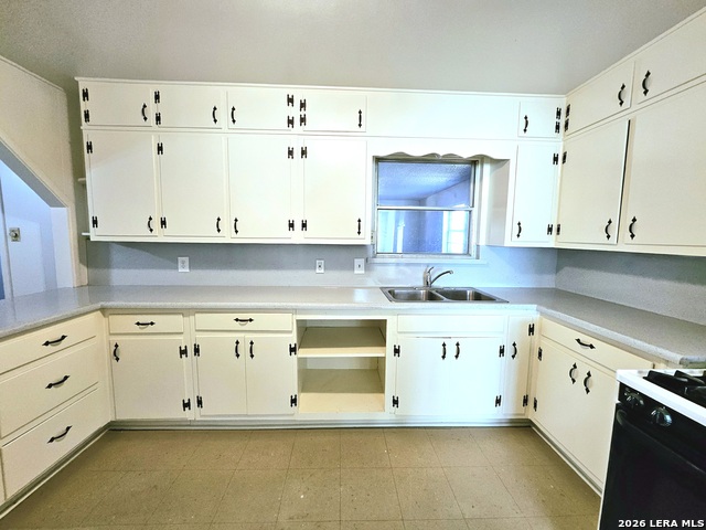 Image 9 of 28 For 4703 Chedder Dr.