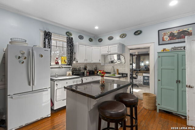 Image 13 of 57 For 3221 Flores N