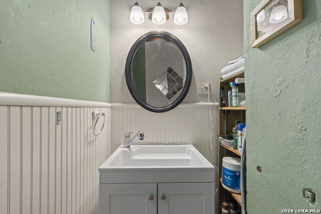 Image 21 of 57 For 3221 Flores N