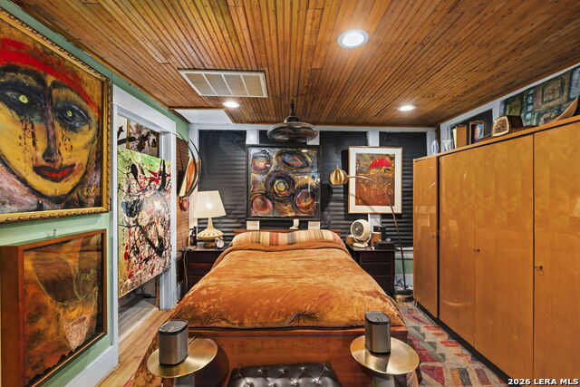 Image 27 of 57 For 3221 Flores N