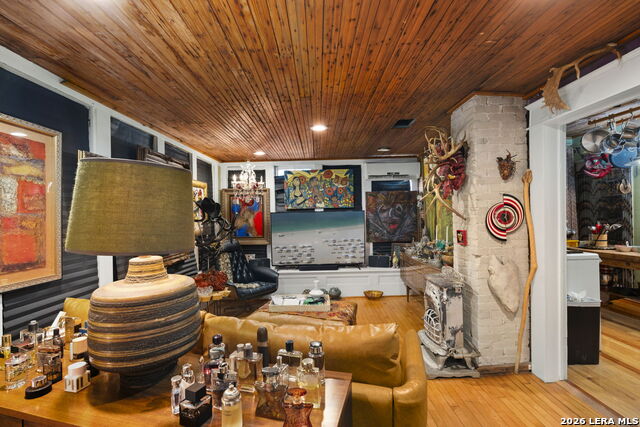 Image 29 of 57 For 3221 Flores N