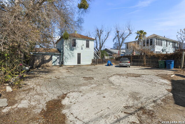 Image 38 of 57 For 3221 Flores N