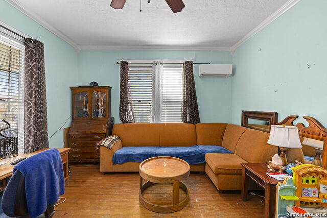 Image 8 of 57 For 3221 Flores N