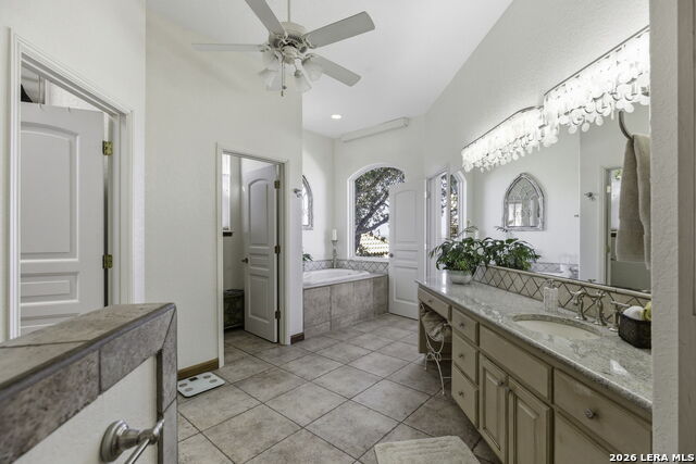 Image 22 of 49 For 436 Paradise Point